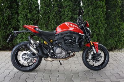 Ducati Monster červený}