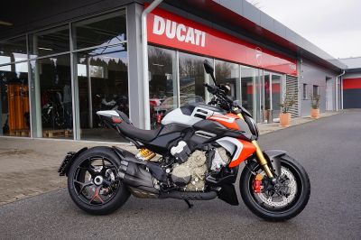 Ducati Diavel V4 RS}