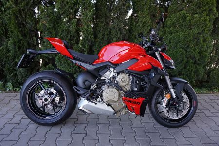 Ducati Streetfighter V4}