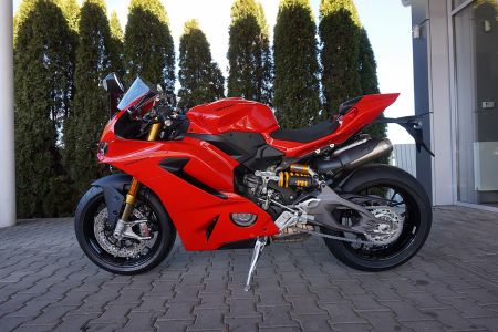 Ducati Panigale V2S}