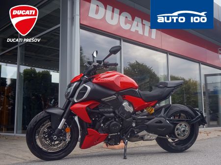 Ducati Diavel V4 red  Akrapovic