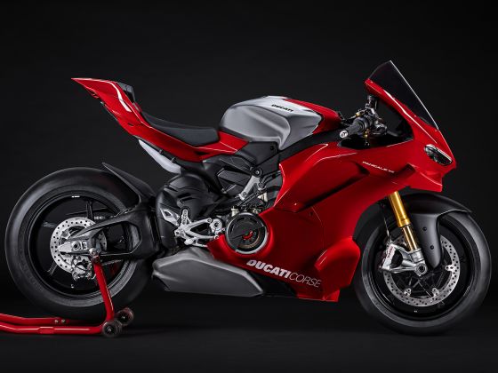 Nová Panigale V4 R