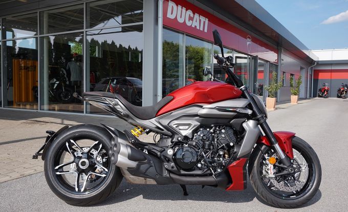 Ducati XDiavel V4