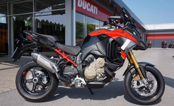 Ducati Multistrada V4 Pikes Peak 2025
