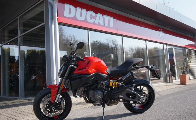 Ducati Monster 896