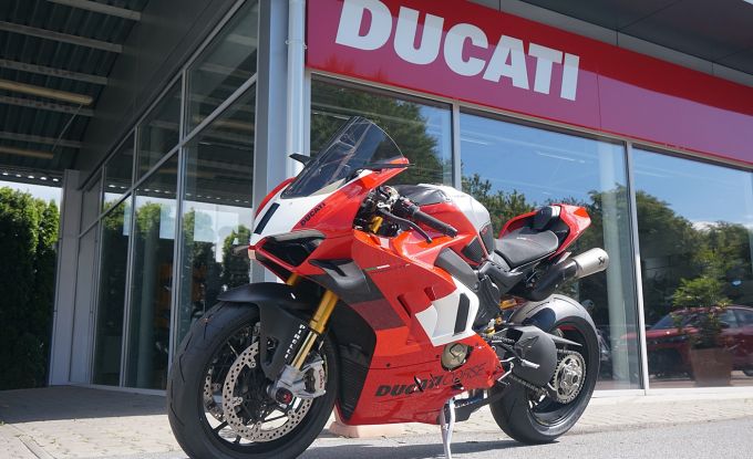 Ducati Panigale V4 R