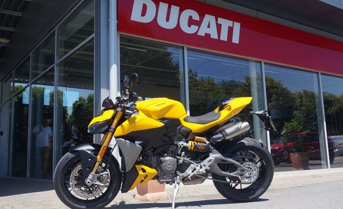 Ducati Streetfighter V2S Yellov + Termignoni