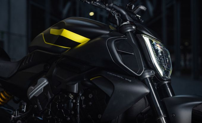 Diavel V4