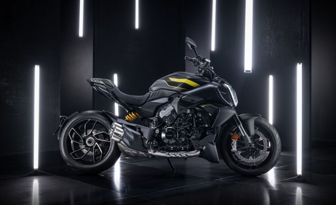 Diavel V4