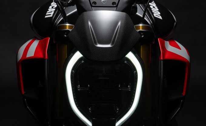 Diavel V4 RS