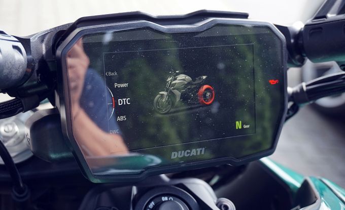 Ducati Diavel v4 for Bentley