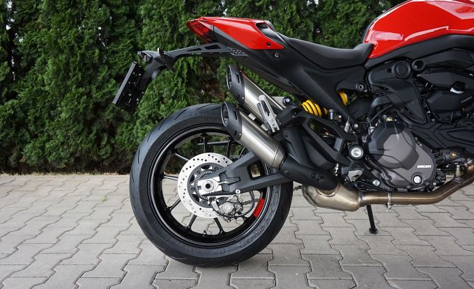 Ducati Monster červený