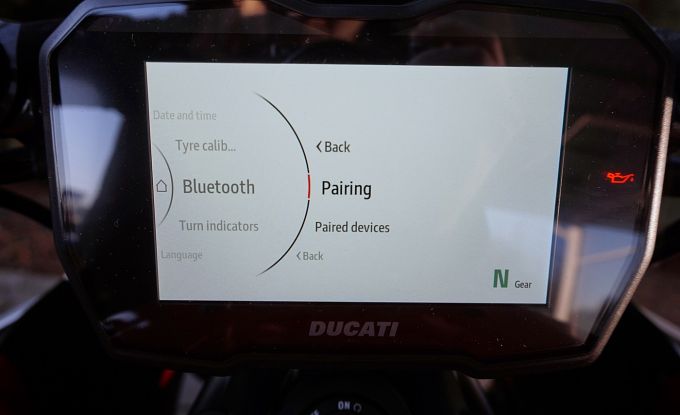 Ducati Diavel V4 red / Day