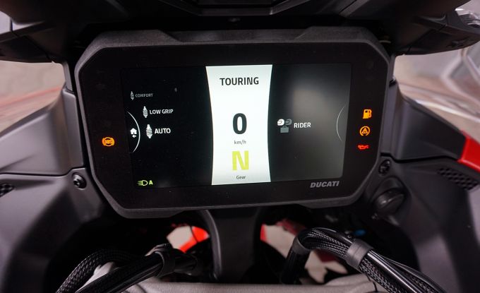 Ducati Multistrada V4S Radar / Day
