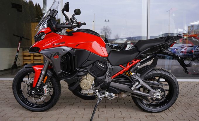 Ducati Multistrada V4S Radar / Day