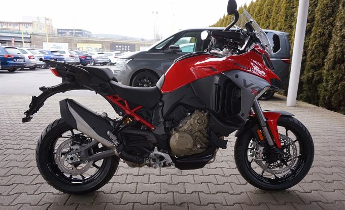 Ducati Multistrada V4S Radar / Day