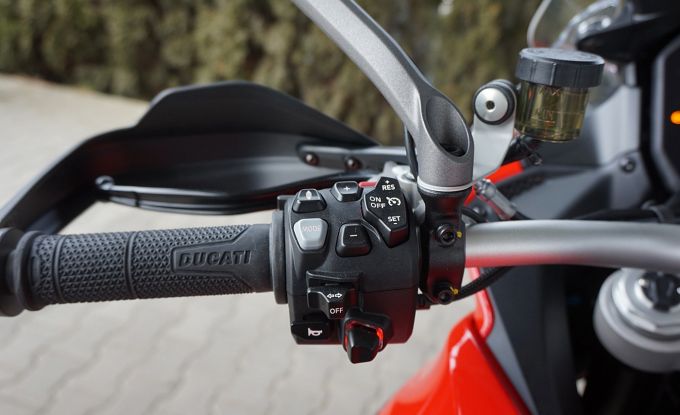 Ducati Multistrada V4S Radar / Day