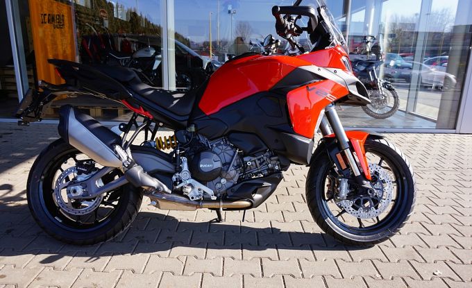 Ducati Multistrada V2S / Day