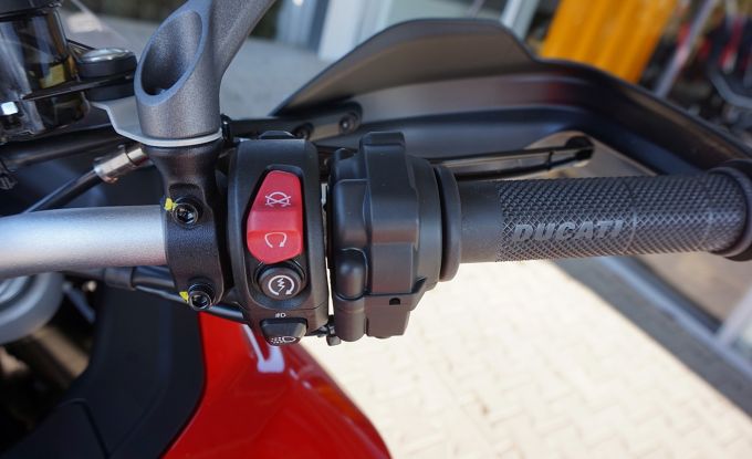 Ducati Multistrada V2S / Day