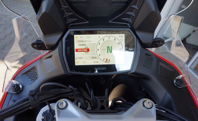 Ducati Multistrada V2S / Day