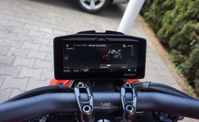 Ducati Streetfighter V4