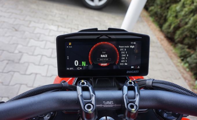 Ducati Streetfighter V4