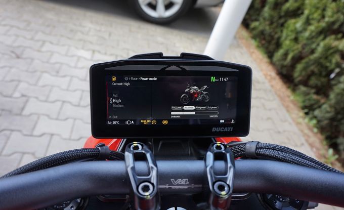 Ducati Streetfighter V4