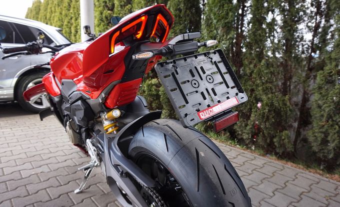 Ducati Streetfighter V4