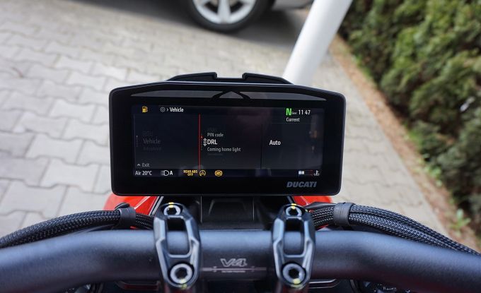 Ducati Streetfighter V4