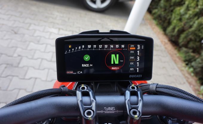 Ducati Streetfighter V4