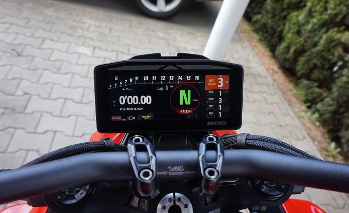 Ducati Streetfighter V4