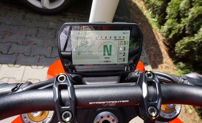 Ducati Streetfighter V2S