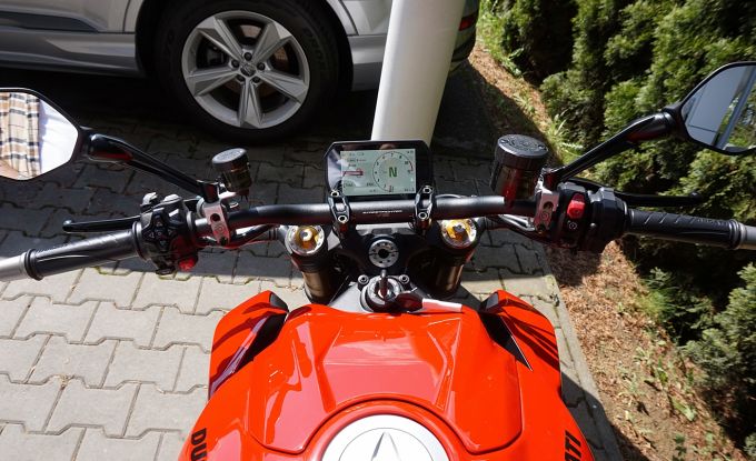 Ducati Streetfighter V2S