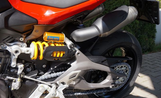 Ducati Streetfighter V2S