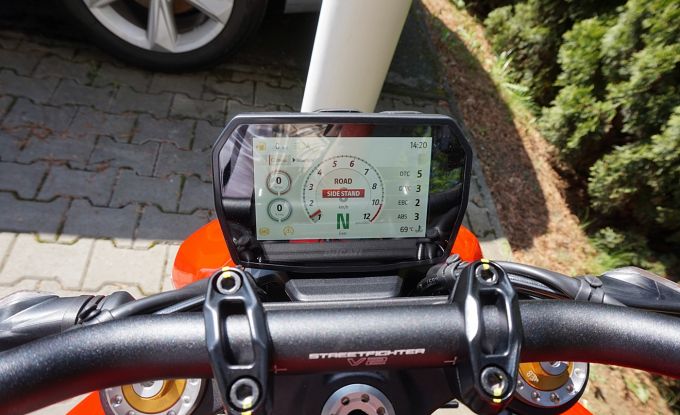 Ducati Streetfighter V2S