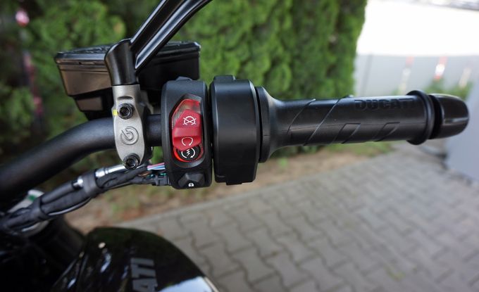 Ducati XDiavel V4