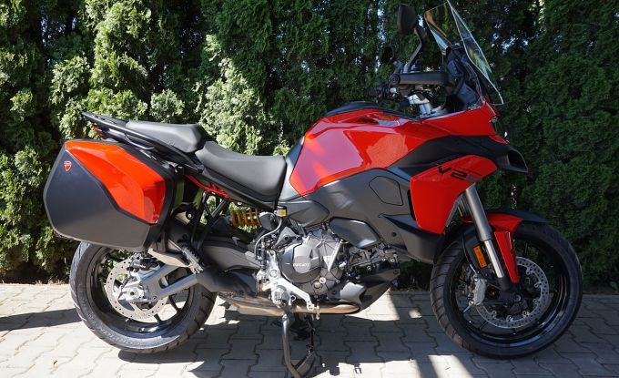 Ducati Multistrada V2S Travel