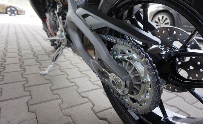 Ducati Streetfighter V2S