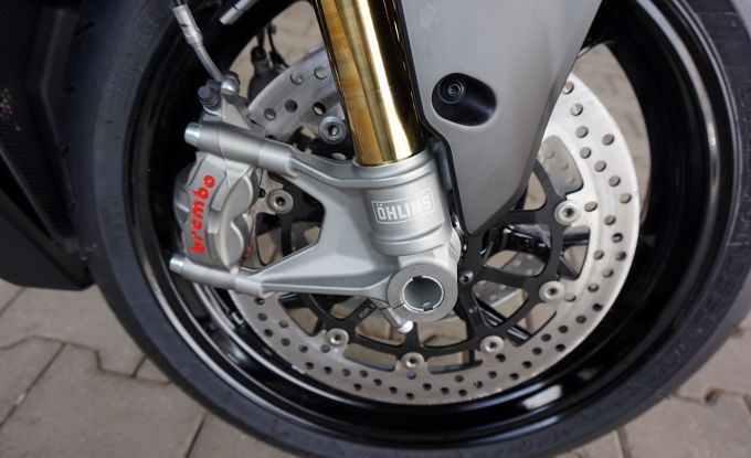 Ducati Streetfighter V2S