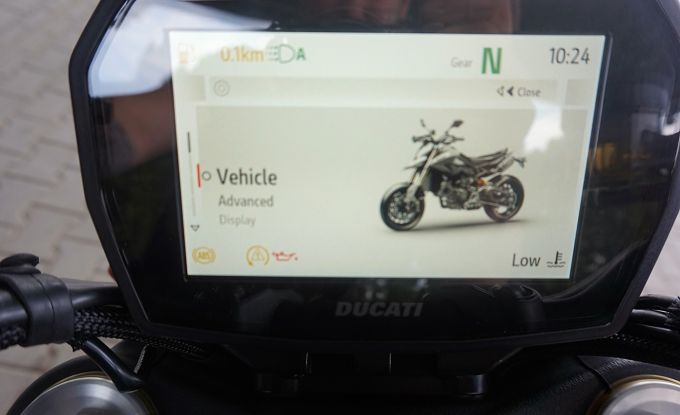Ducati Hypermotard V2 RED
