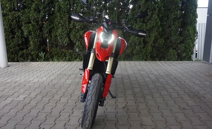 Ducati Hypermotard V2 RED