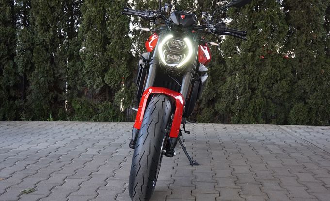 Ducati Monster 896