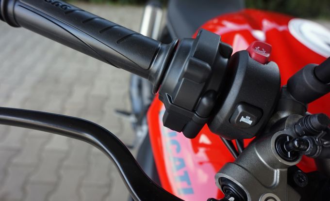 Ducati Monster 896
