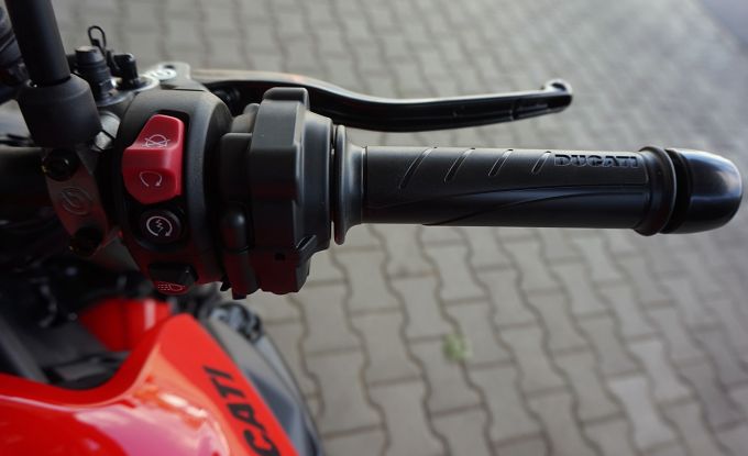 Ducati Monster 896