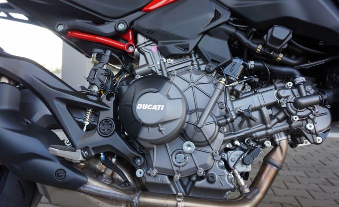 Ducati Monster 896