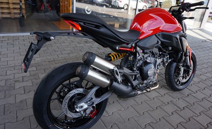 Ducati Monster 896