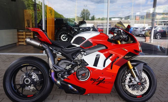 Ducati Panigale V4 R