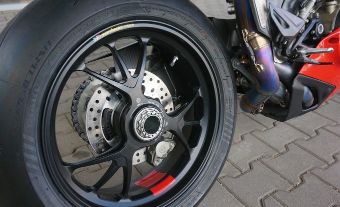 Ducati Panigale V4 R