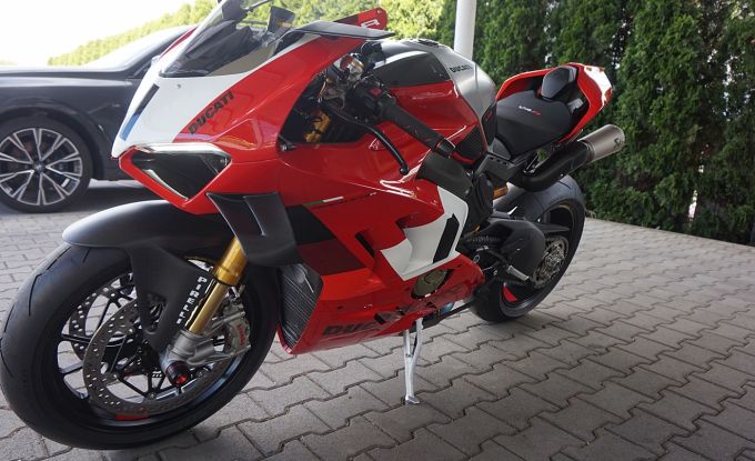 Ducati Panigale V4 R