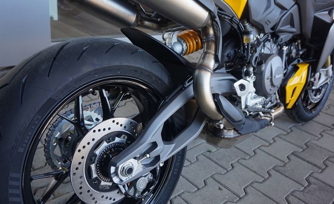 Ducati Streetfighter V2S Yellov + Termignoni